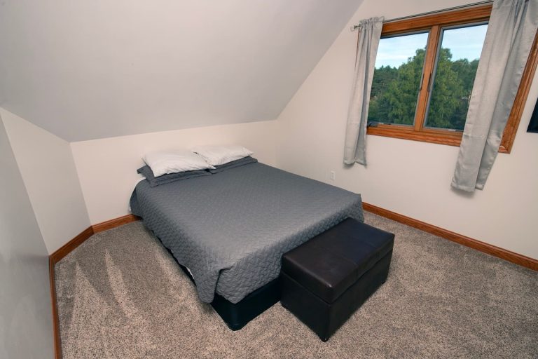 Center Upstairs Bedroom with Queen Bed